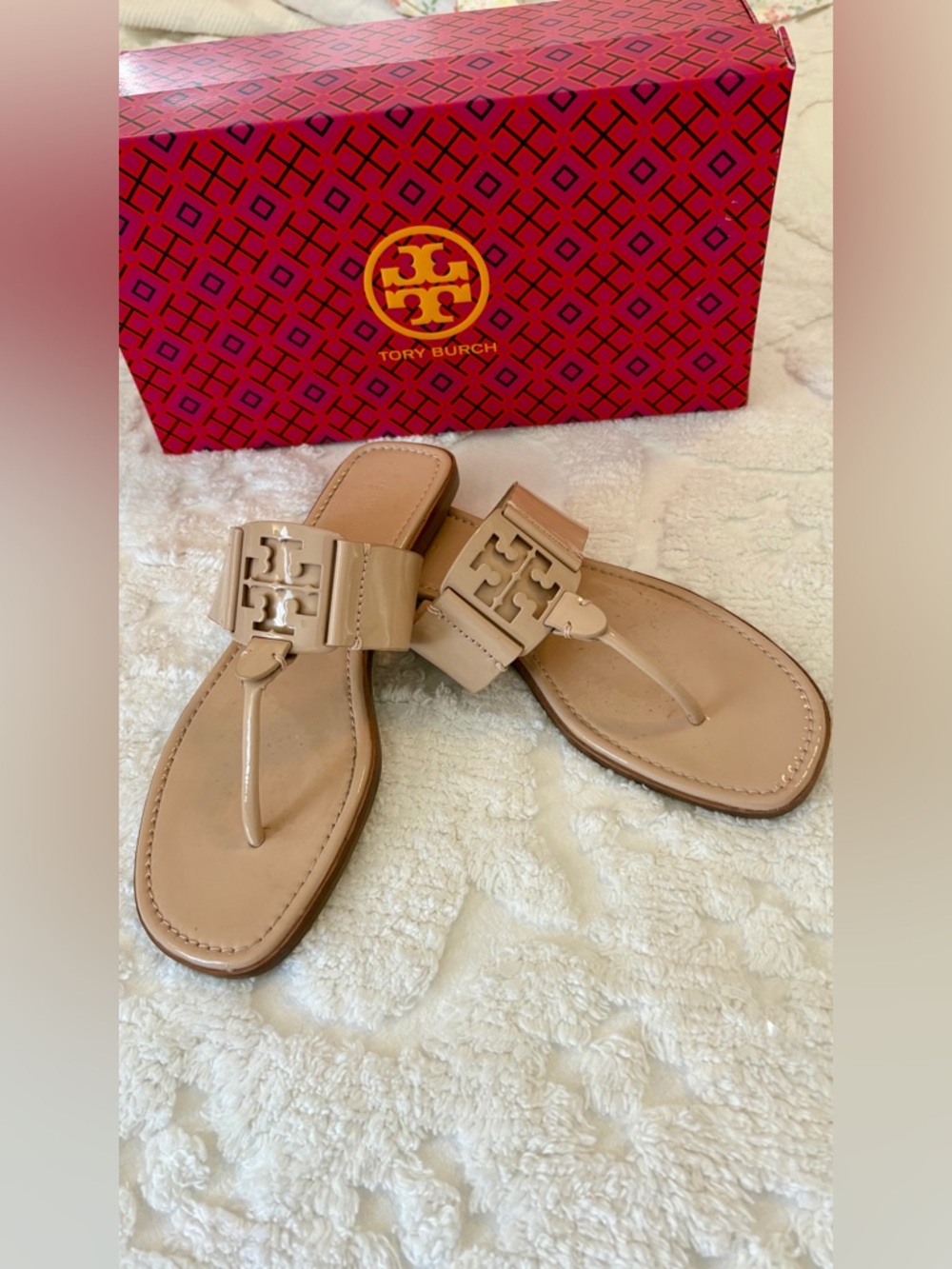 Tory Burch Nude Patent Logo Thong Sandals - Size 9